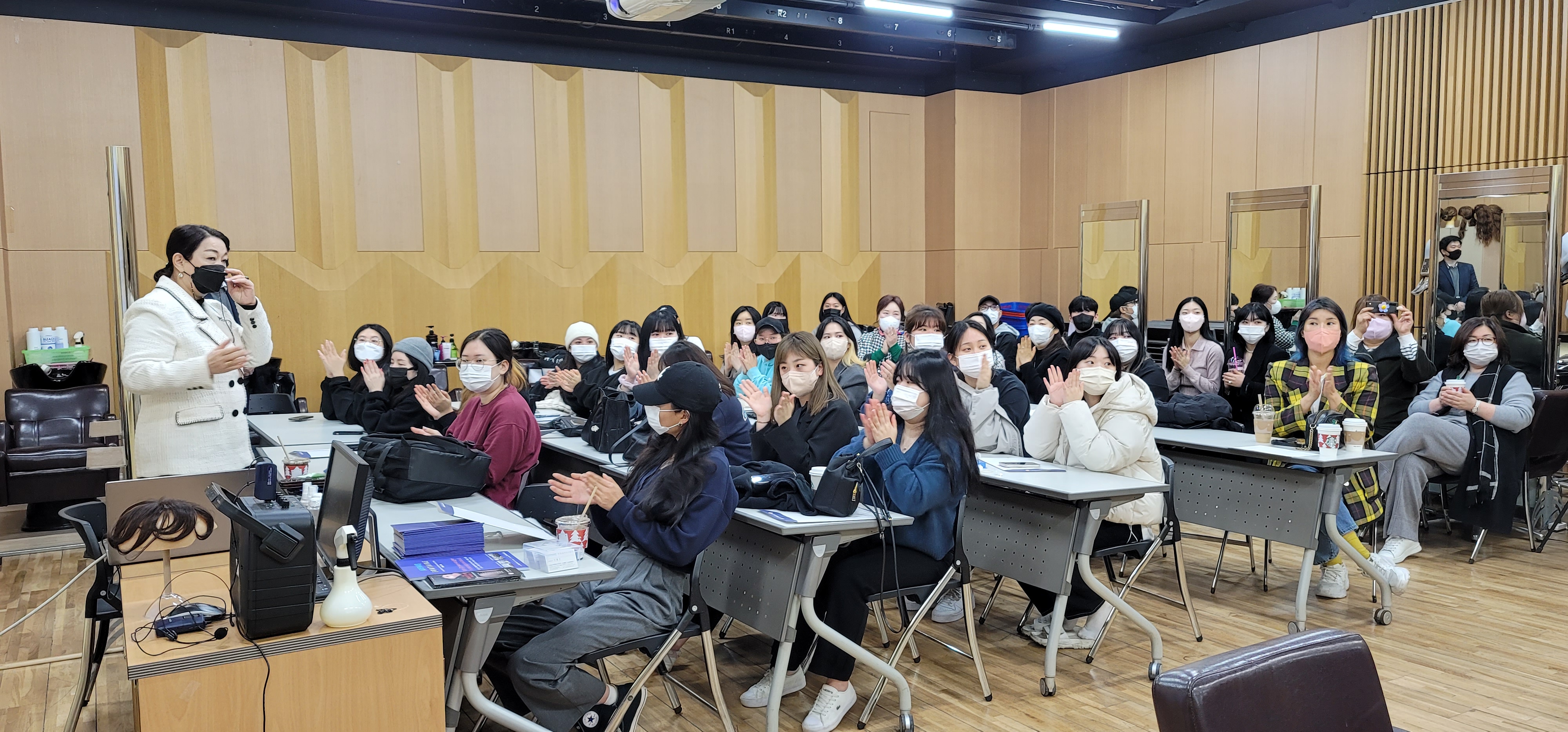 아데랑스 세미나 기사사진 (3).jpg
