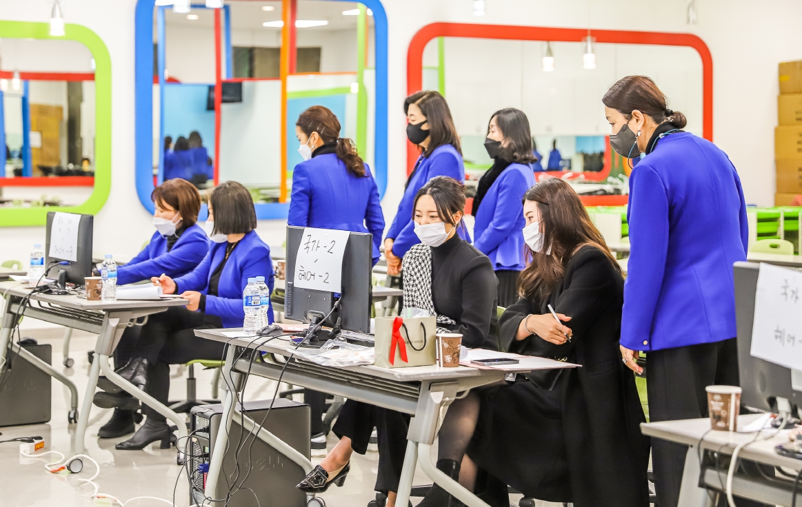 제13회 K-뷰티킹메이크업페스티벌어워드 대표 이미지